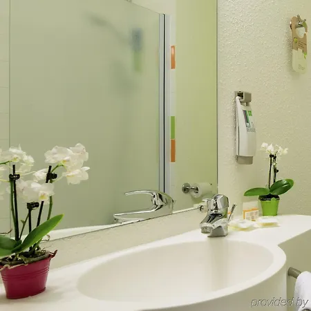Hotel Ibis Styles Gare Saint-jean 3*